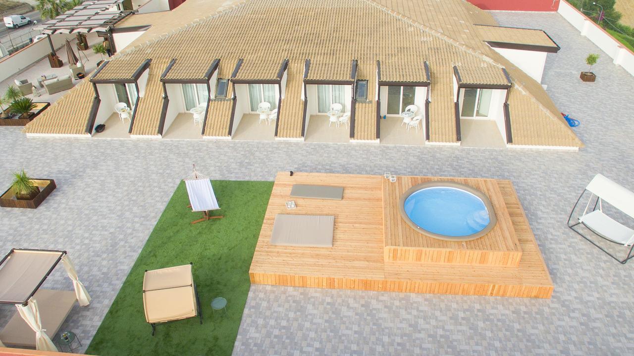Attico Hotel Canicatti Bagian luar foto