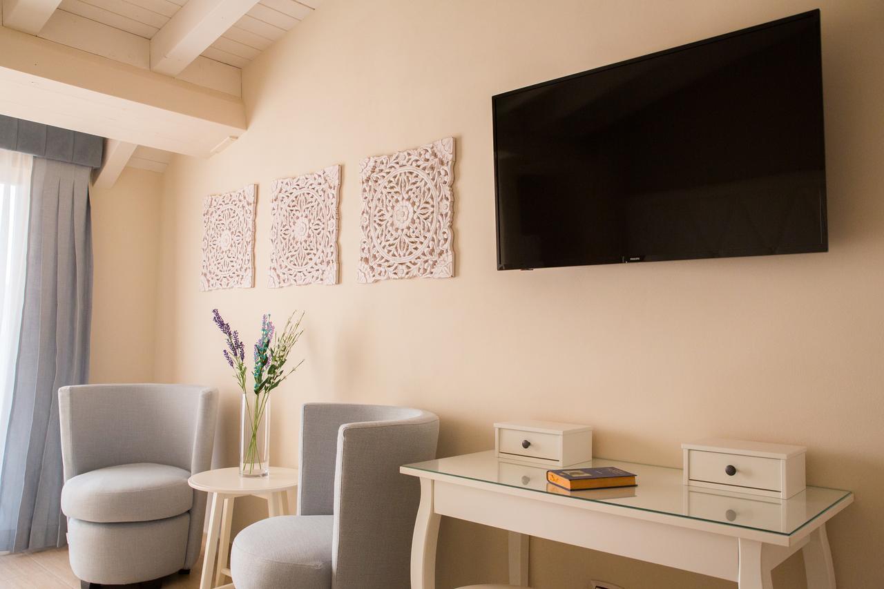 Attico Hotel Canicatti Bagian luar foto
